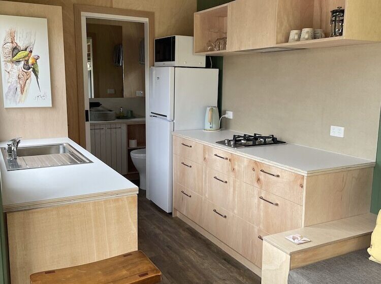 مُتل Marlo Hideaway