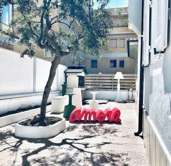 Пансион Ostia Holiday Greed Palace