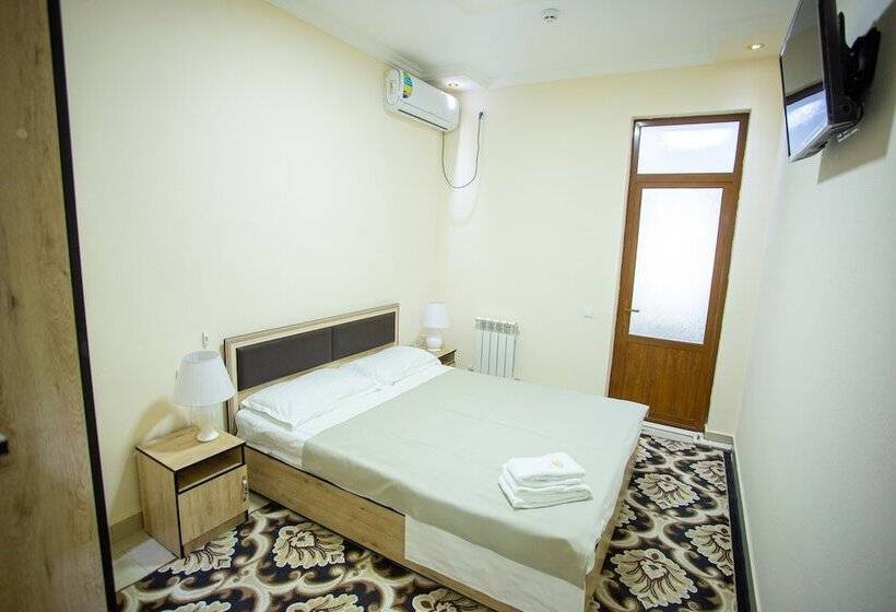 فندق Tiny Art House Near Of Airaport