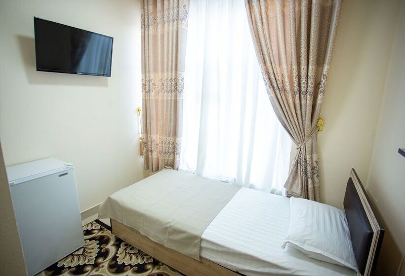 فندق Tiny Art House Near Of Airaport