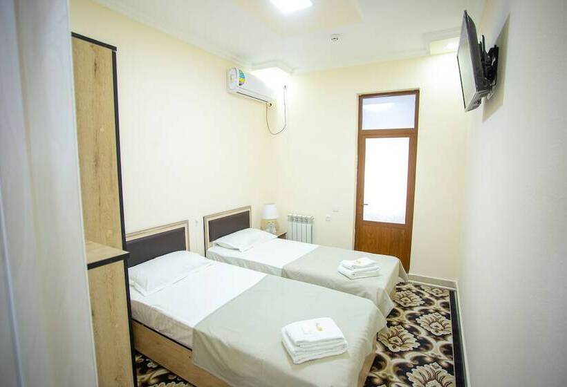 فندق Tiny Art House Near Of Airaport