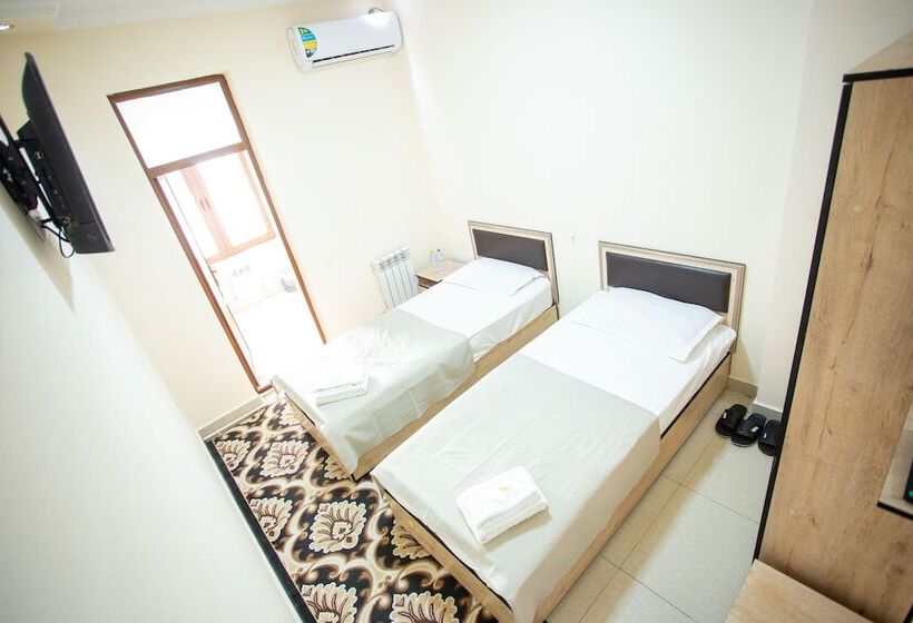 فندق Tiny Art House Near Of Airaport