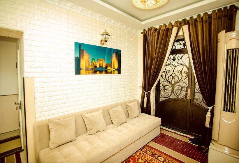 فندق Tiny Art House Near Of Airaport