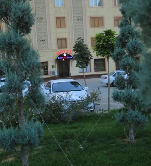 فندق Tiny Art House Near Of Airaport