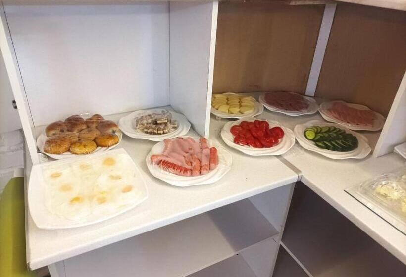 فندق Tiny Art House Near Of Airaport