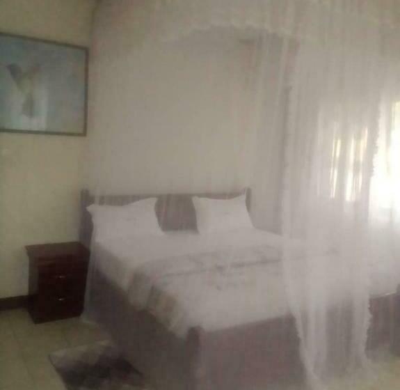 ユースホステル Hummingbird Inn Mbale