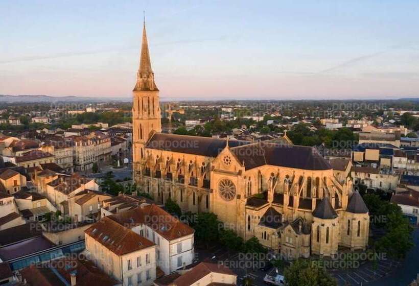 住宿加早餐  Chambres Et Gîtes Les Deux Chênes Près De Bergerac