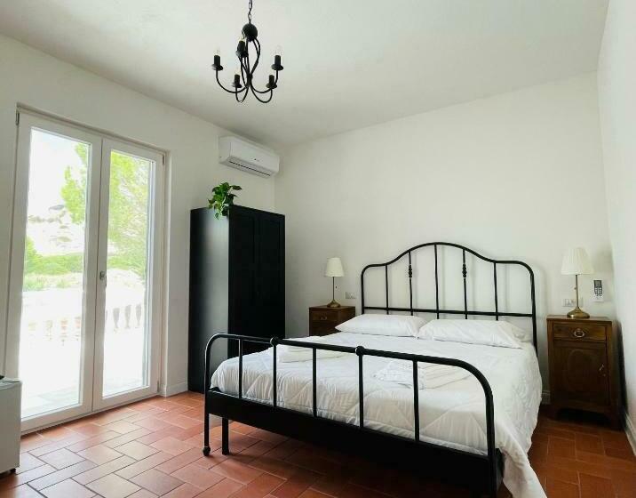 مبيت وإفطار Il Casale Dei Calanchi