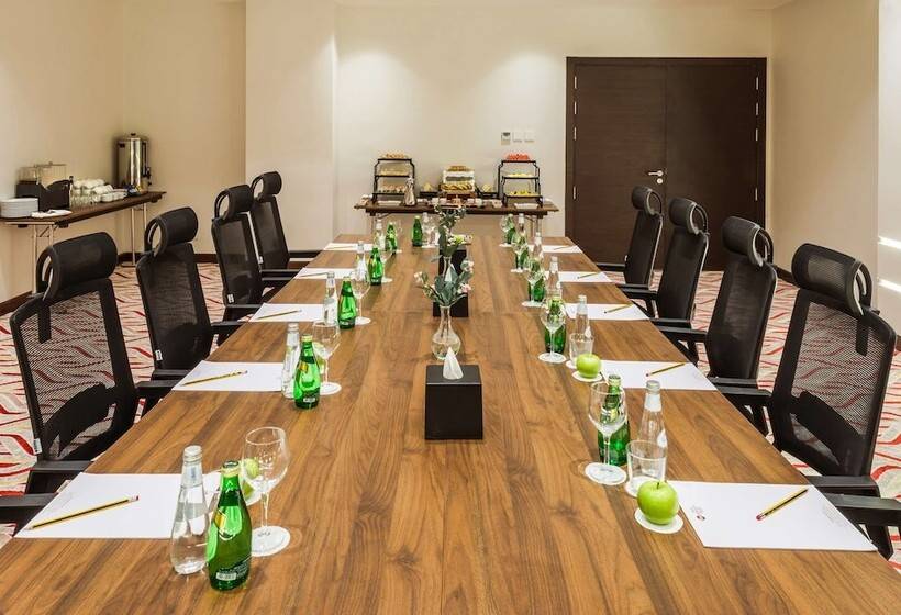 Отель Best Western Plus Al Qurayyat City Center