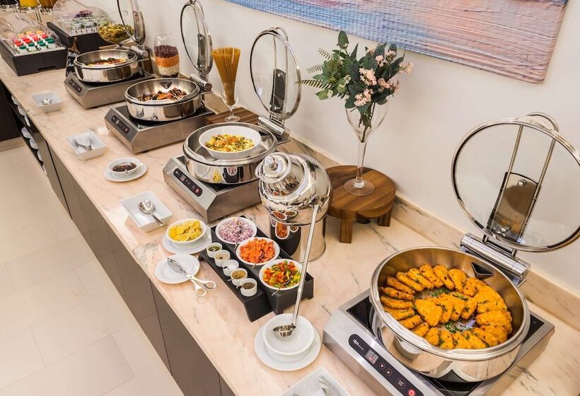 Отель Best Western Plus Al Qurayyat City Center