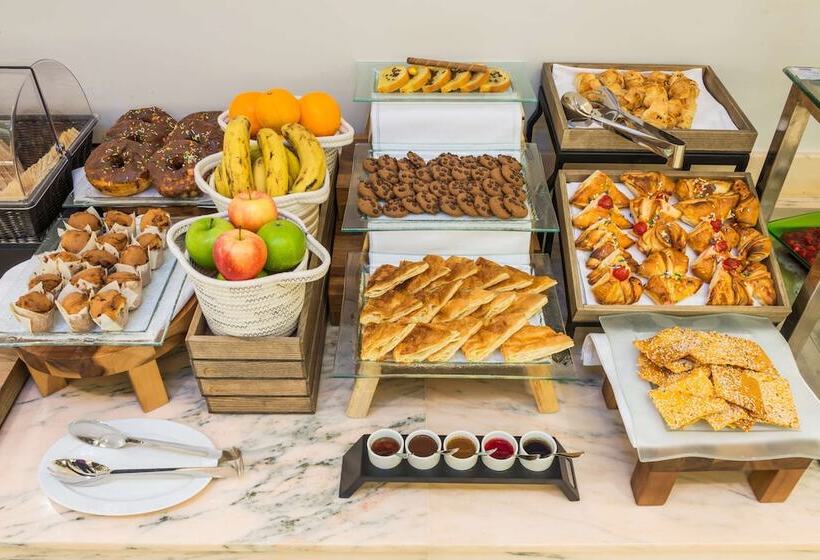 Отель Best Western Plus Al Qurayyat City Center