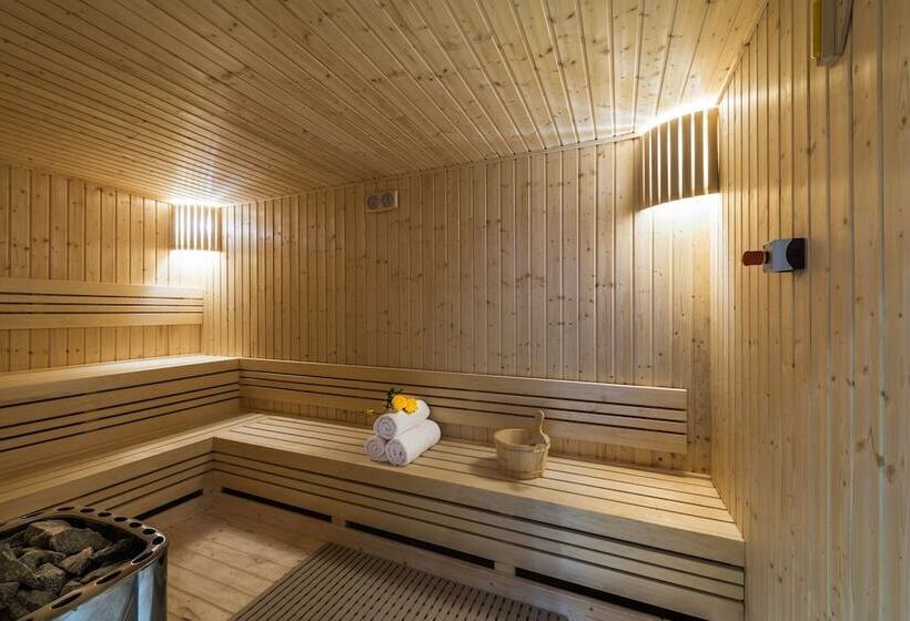 Отель Best Western Plus Al Qurayyat City Center