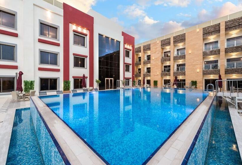 Отель Best Western Plus Al Qurayyat City Center