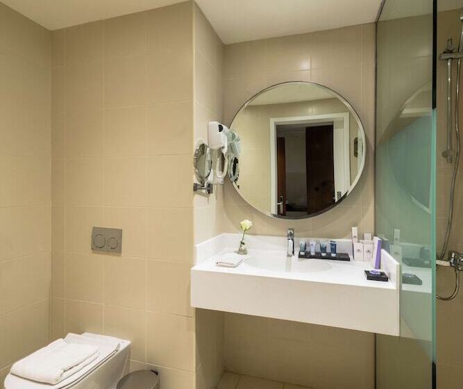 Отель Best Western Plus Al Qurayyat City Center