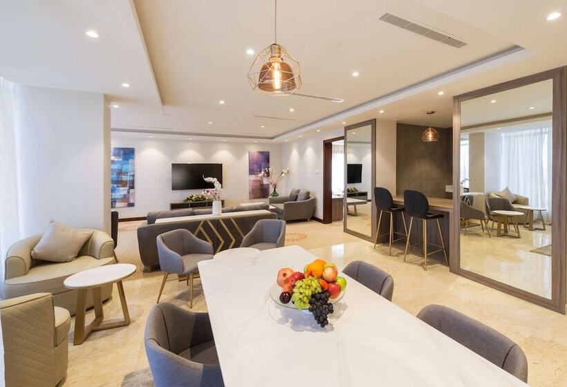 Отель Best Western Plus Al Qurayyat City Center