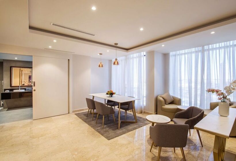 Отель Best Western Plus Al Qurayyat City Center