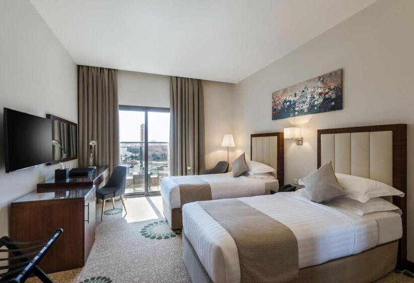 Отель Best Western Plus Al Qurayyat City Center