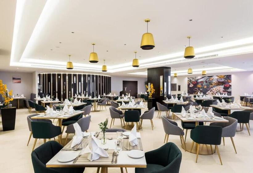 Отель Best Western Plus Al Qurayyat City Center