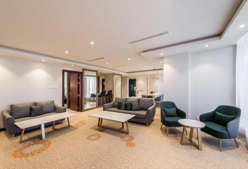 Отель Best Western Plus Al Qurayyat City Center