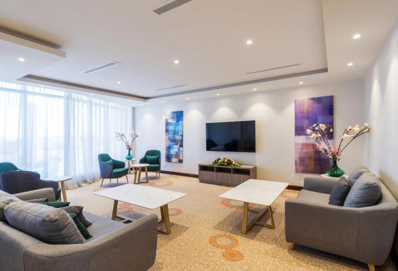 Отель Best Western Plus Al Qurayyat City Center