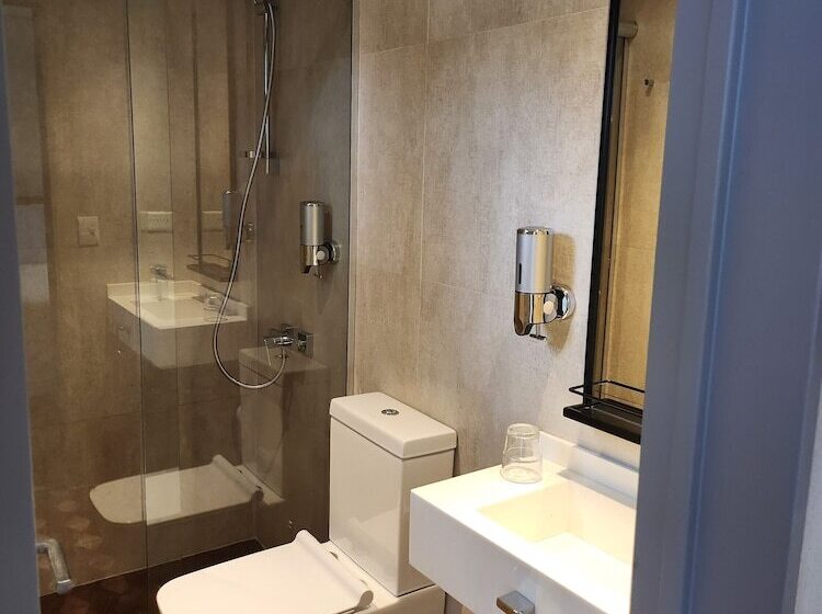 هتل Clayton Buenos Aires