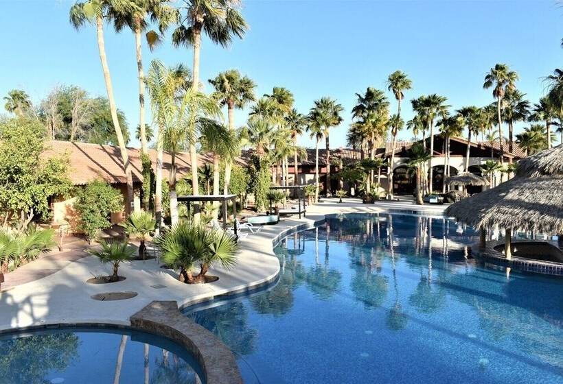 호텔 Hacienda Monarcas Resort