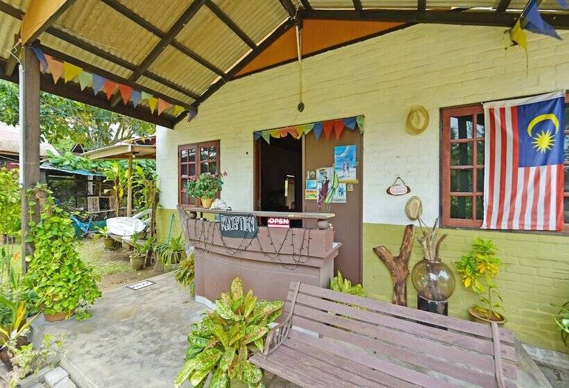 هتل Oyo 90595 Pelangi Beach Resort Cherating