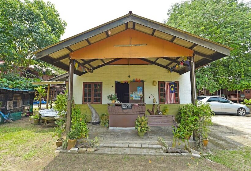 فندق Oyo 90595 Pelangi Beach Resort Cherating