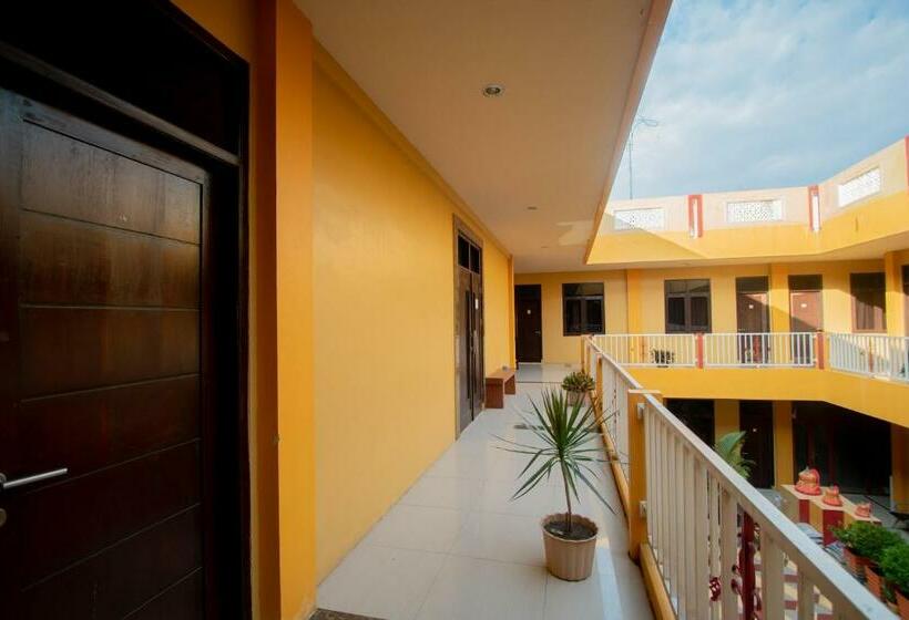 호텔 Reddoorz Syariah @ Jalan Gajah Mada Meulaboh