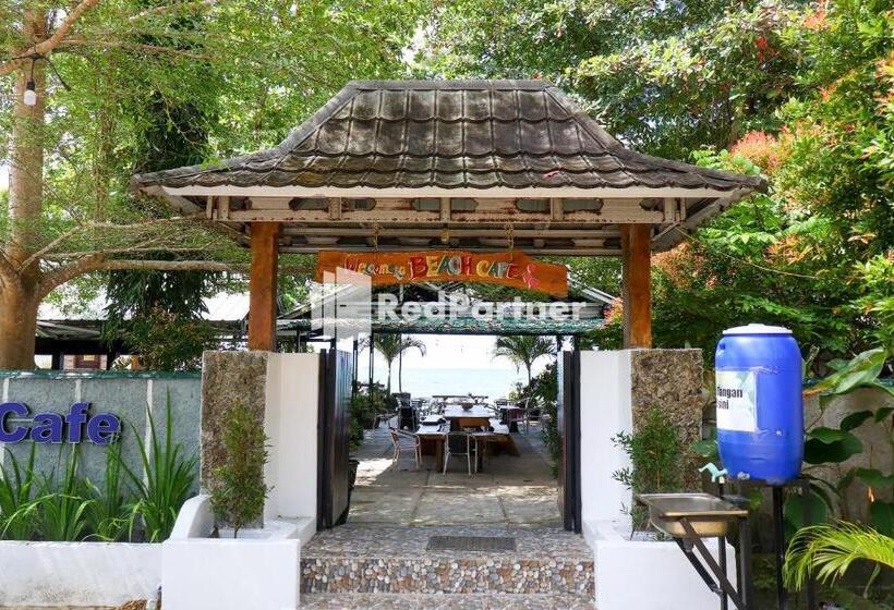 Отель Sahabat Pantai Guest House Mitra Reddoorz