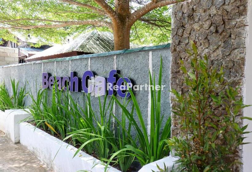 Отель Sahabat Pantai Guest House Mitra Reddoorz