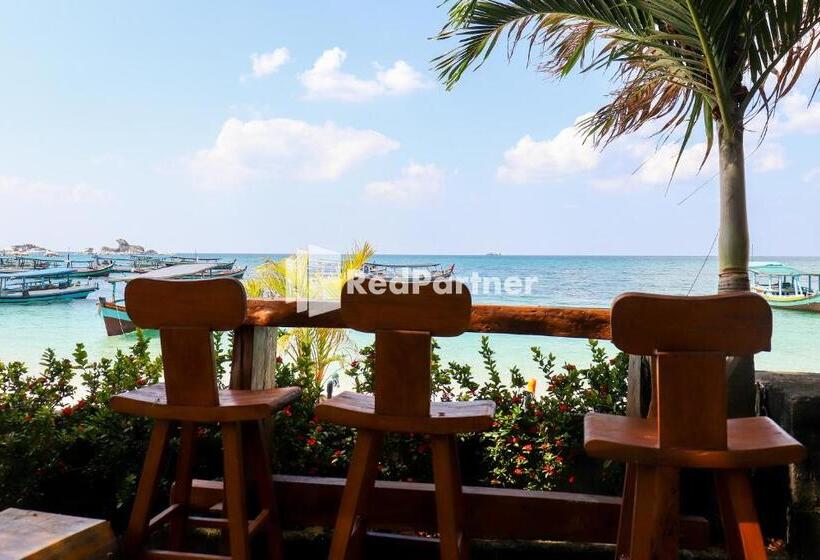 Отель Sahabat Pantai Guest House Mitra Reddoorz