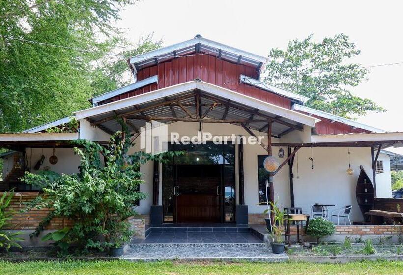هتل Sahabat Pantai Guest House Mitra Reddoorz