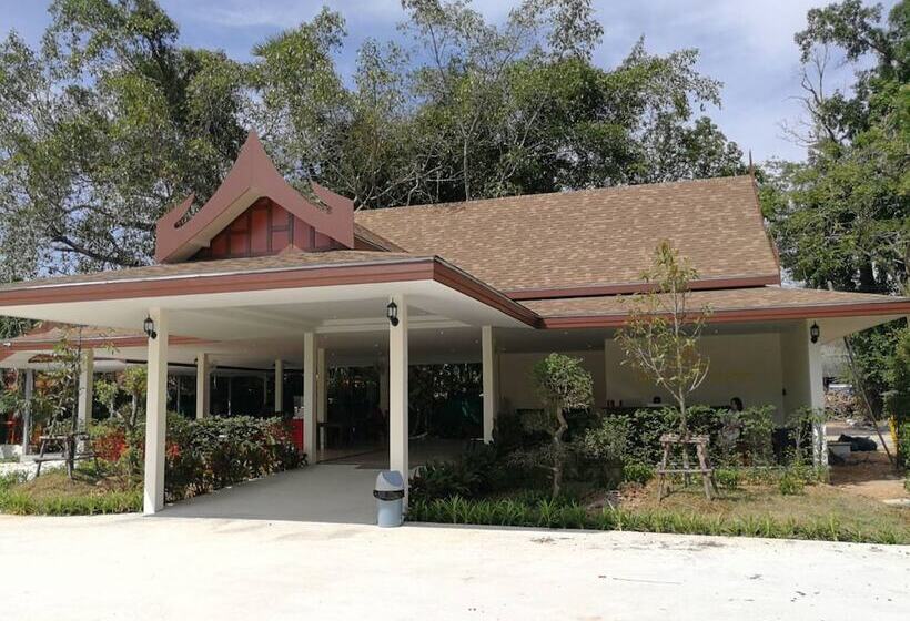 ホテル The Casita Phuket