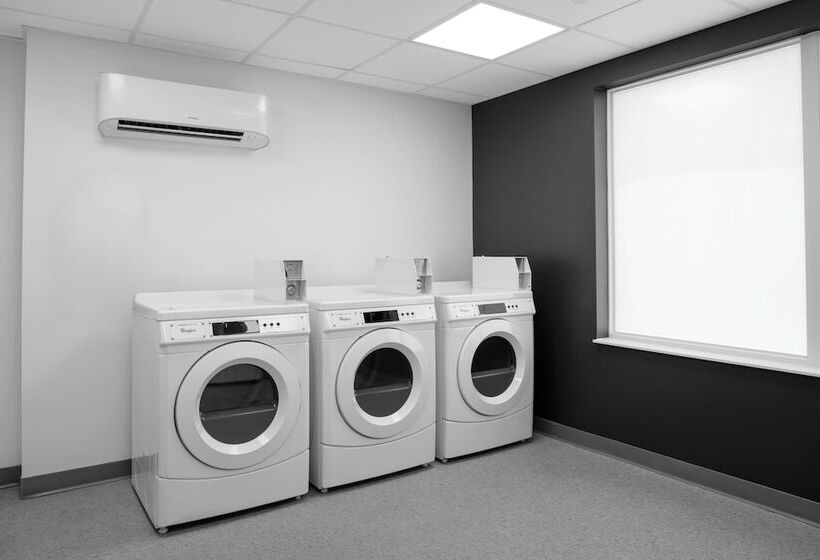 בית מלון כפרי Towneplace Suites By Marriott Tampa Clearwater