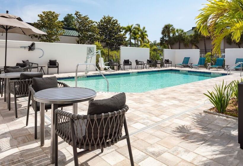 בית מלון כפרי Towneplace Suites By Marriott Tampa Clearwater