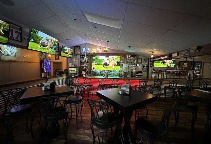 فندق Trophy Lodge Accommodations