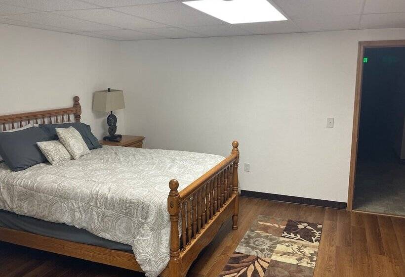 فندق Trophy Lodge Accommodations