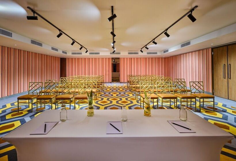 בית מלון כפרי Zone By The Park Gopalpur