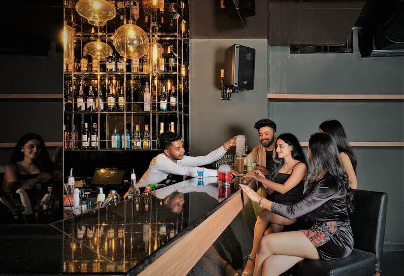 בית מלון כפרי Zone By The Park Gopalpur