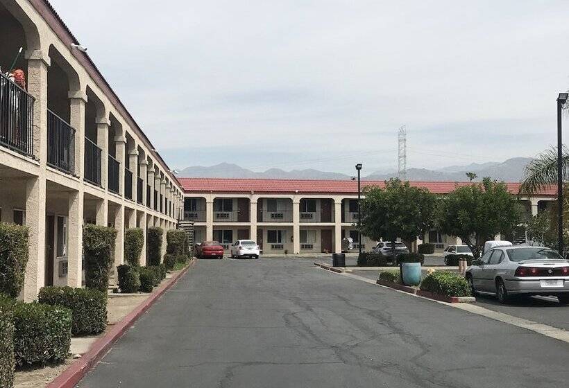 モーテル Howard Johnson By Wyndham Azusa