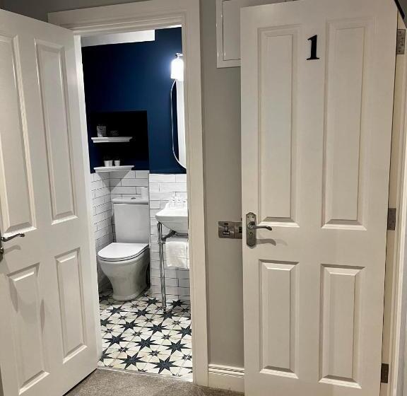 Общежитие Number 31 Boutique Townhouse