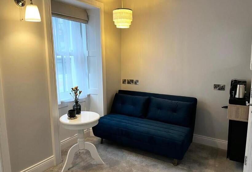 Общежитие Number 31 Boutique Townhouse