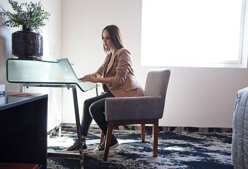 فندق Fray Select