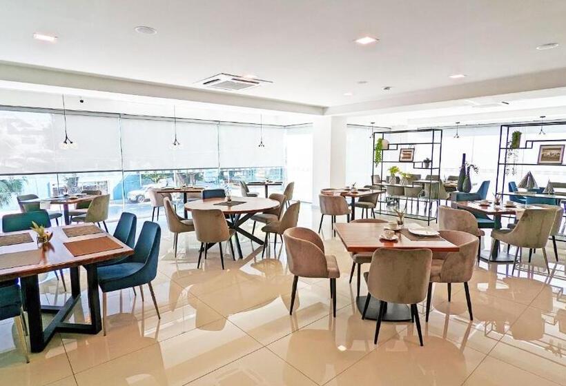 فندق Fray Select