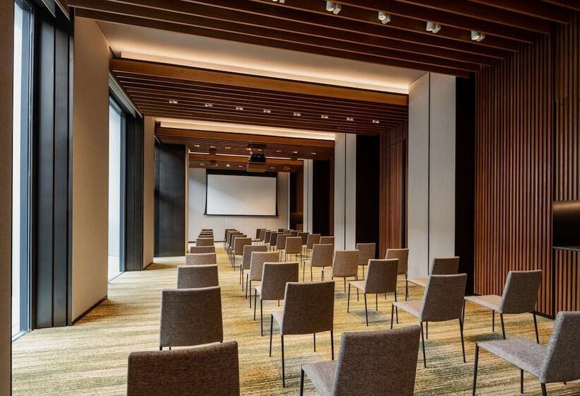 בית מלון כפרי Hyatt Centric Kota Kinabalu