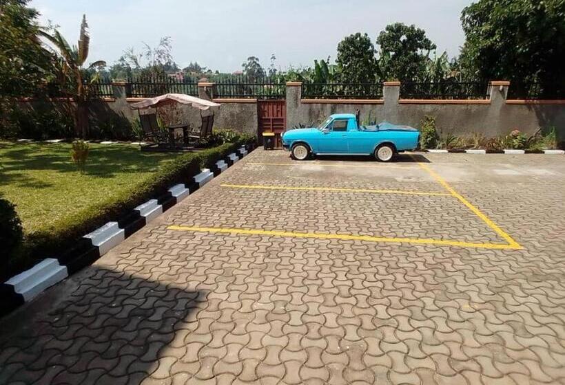 هتل Mary Keeri Suites