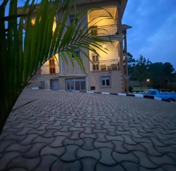 هتل Mary Keeri Suites