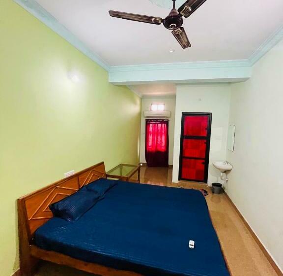 בית מלון כפרי Oyo 91480 Pangat Guest House