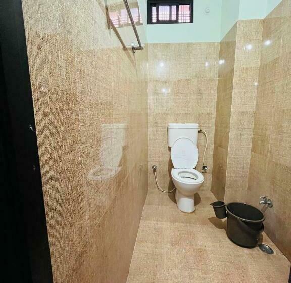 호텔 Oyo 91480 Pangat Guest House